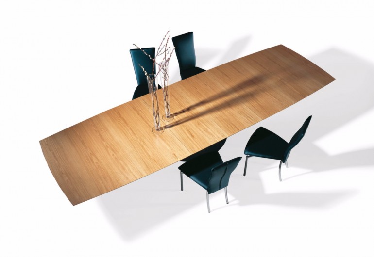 Wood Dining Tables To Match Luxury Interiors | www.bocadolobo.com #moderndiningtables #diningtables #diningroom #thediningroom #diningarea #diningareadesign #wood #luxuryinteriors #exclusivedesign #luxury #luxurious #luxurybrands #luxuryproducts #luxuryfurniture @moderndiningtables