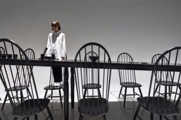 Amazing Optical Illusion Dining Table In Japan | www.bocadolobo.com #moderndiningtables #diningroom #thediningroom #art #diningarea #diningareadesign #luxurybrands #luxuryworld #creative @moderndiningtables