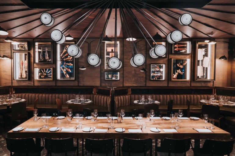 Luxury Dining Areas By Joyce Wang | www.bocadolobo.com #moderndiningtables #diningtables #diningroom #thediningroom #diningarea #diningareadesign #roomdesign #exclusivedesign #interiordesign #topinteriordesigners #famousinteriordesigners #bestinteriordesigners #luxurydiningroom #thediningroom #luxuryrestaurants #restaurants @moderndiningtables