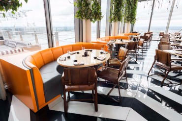 Dining Room to Watch for in 100% Design 2017 | www.bocadolobo.com #moderndiningtables #exclusivedesign #decorex #londondesignfestival #designfest #luxurybrands #interiordesign #london @moderndiningtables