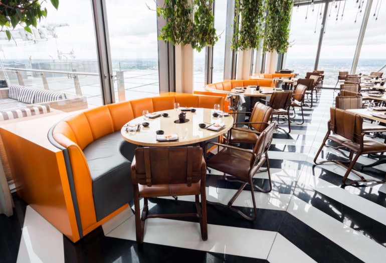 Dining Room to Watch for in 100% Design 2017 | www.bocadolobo.com #moderndiningtables #exclusivedesign #decorex #londondesignfestival #designfest #luxurybrands #interiordesign #london @moderndiningtables