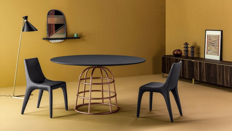 Gilles’s Modern Dining Tables Rest On Wireframe-style Metal Bases | #diningtables #diningroom #thediningroom #diningarea #diningareadesign #roomdesign #diningdesign #exclusivedesign #interiordesign #product design #luxurybrands @moderndiningtables