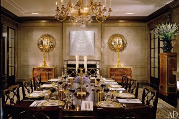Stunning Dining Areas Designed By Peter Marino | www.bocadolobo.com #petermarino #topinteriordesigners #bestinteriordesigners #interiordesign #interiordesigners #moderndiningtables #diningroom #diningarea #thediningroom #exclusivedesign #luxurytables #usa #newyork @moderndiningtables