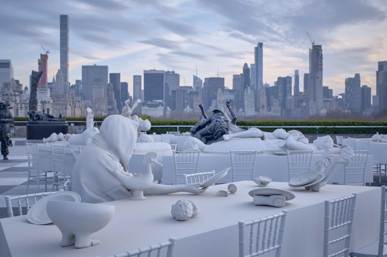 An Artistic Dining Area You Need To See | www.bocadolobo.com #moderndiningtables #diningroom #diningarea #thediningroom #exclusivedesign #metropolitanmuseum #newyorkcity