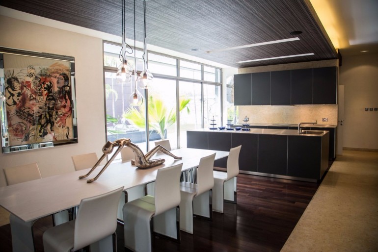 Top Interior Designers Get Inspired by NEAT's Dining Areas | www.bocadolobo.com #topinteriordesigners #moderndiningtables #diningroom #thediningroom #diningareas #interiordesign #exclusivedesign @moderndiningtables