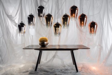 Tom Dixon’s Modern Dining Tables You Need To See | www.bocadolobo.com #moderndiningtables #diningtables #tomdixon #productdesigner #interiordesigner #interiordesign #diningroom #diningarea #thediningroom @moderndiningtables