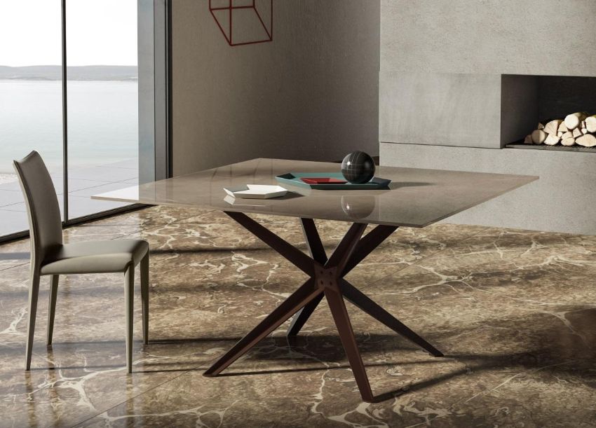 10 Most-Wanted Square Dining Tables