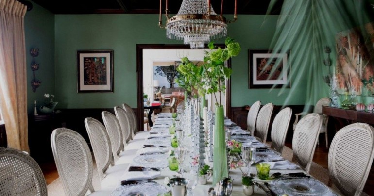 How to Choose Your Dining Room’s Color for 2018 | www.bocadolobo.com #moderndiningtables #diningroom #thediningroom #diningarea #diningdesign #roomdesign #colours #roomcolors @moderndiningtables