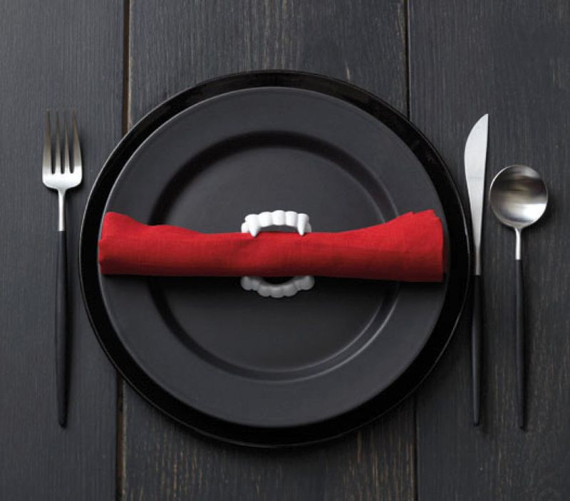 Spooky Dining Décor For A Fightening Haloween Meal