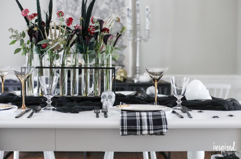 Spooky Dining Décor For A Fightening Haloween Meal