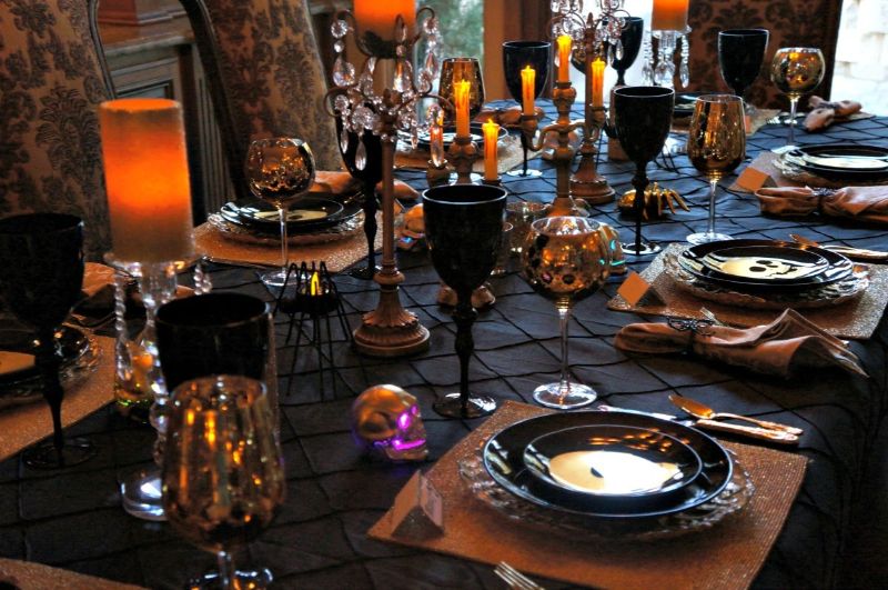 Spooky Dining Décor For A Fightening Haloween Meal