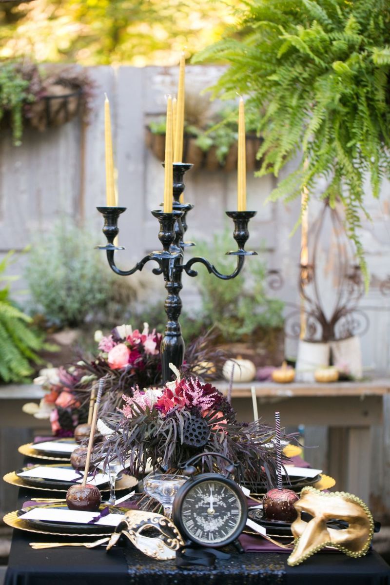 Spooky Dining Décor For A Fightening Haloween Meal