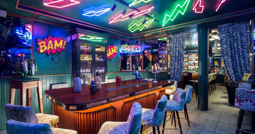 Welcome to Salmon Guru - The Best Cocktail Bar In Spain