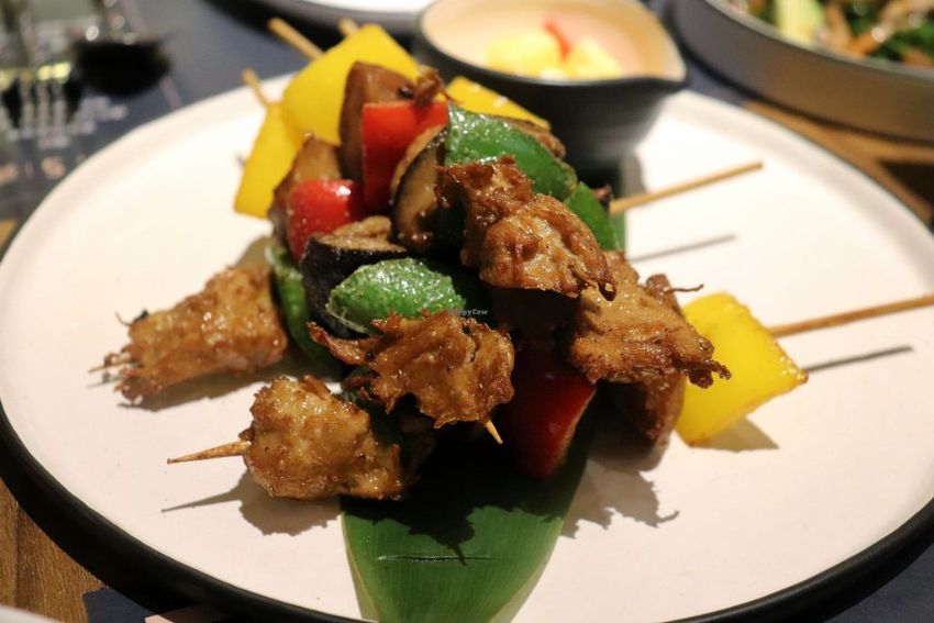 Luxury Restaurant Inspired by Nature: Welcome To Mays