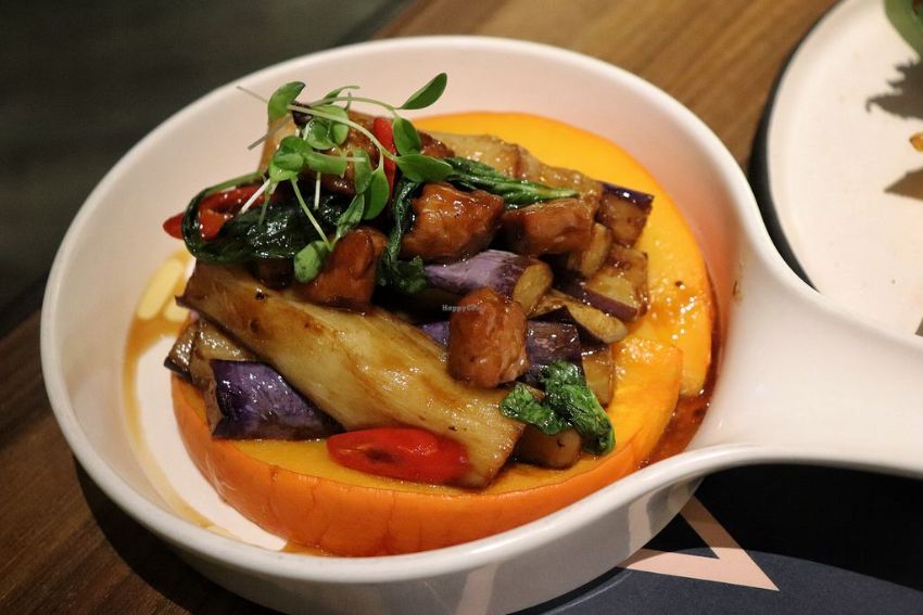 Luxury Restaurant Inspired by Nature: Welcome To Mays