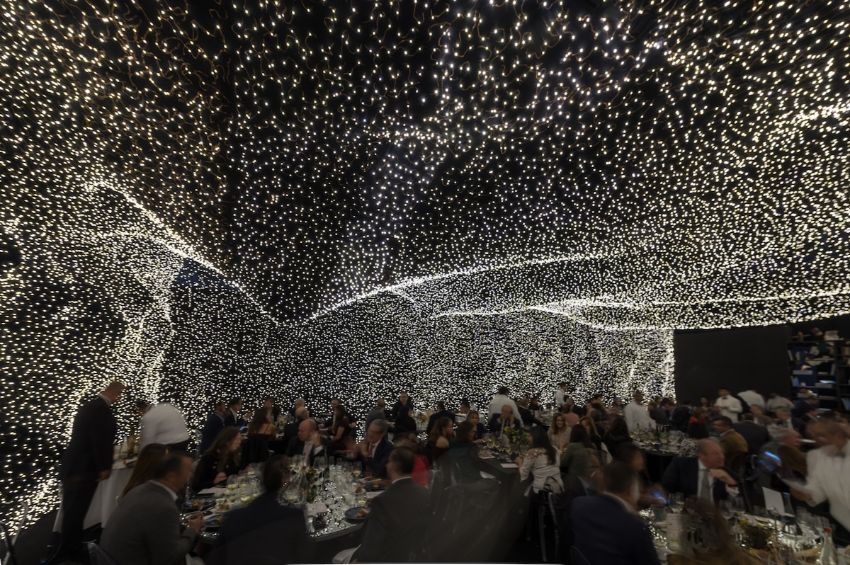 The Interstellar Restaurant - The Power Of Lighting Design