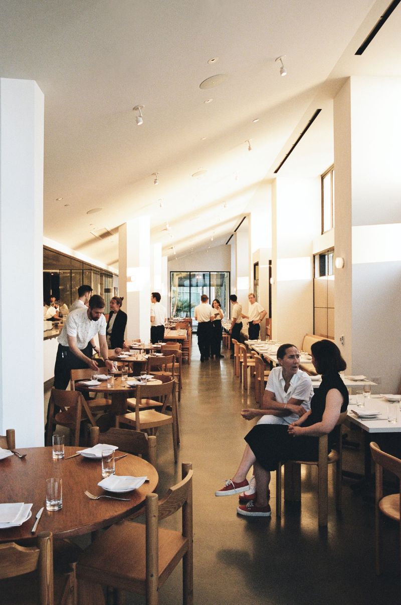A Symbol of Minimalism in USA: The Onda Restaurant by Kelly Wearstler