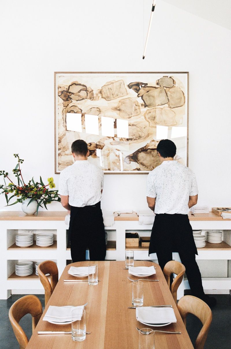 A Symbol of Minimalism in USA: The Onda Restaurant by Kelly Wearstler