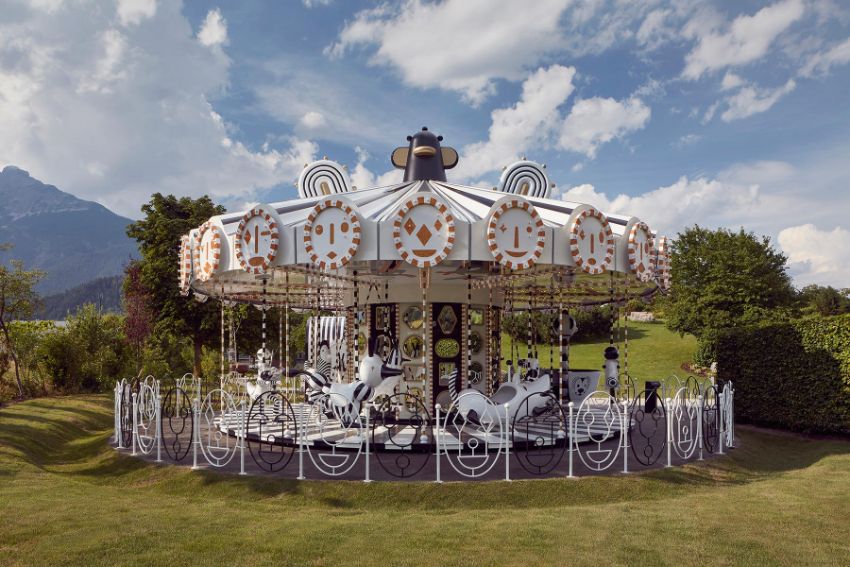 Inside The Swarovski Crystal Worlds: Discover The Luxury Daniels. Café & Restaurant