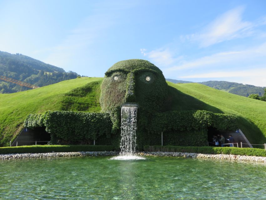 Inside The Swarovski Crystal Worlds: Discover The Luxury Daniels. Café & Restaurant
