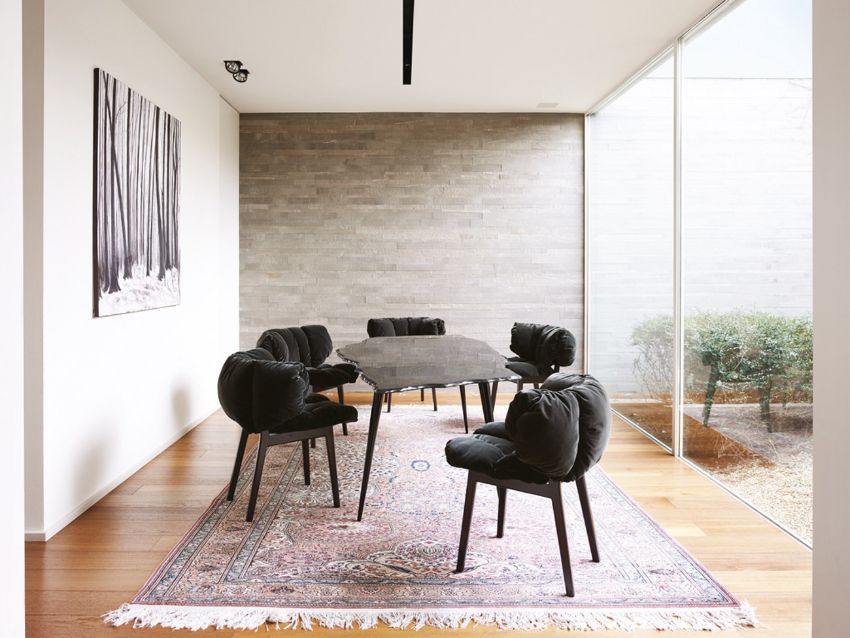 Top Luxury Furniture Brands For An Imposing Dining Room