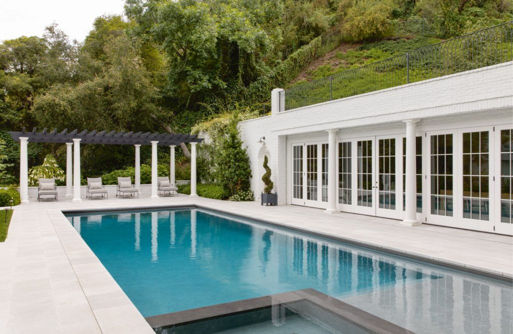 Evens Architects: A Home in Los Angeles With a Stunning Blue Dining Room
